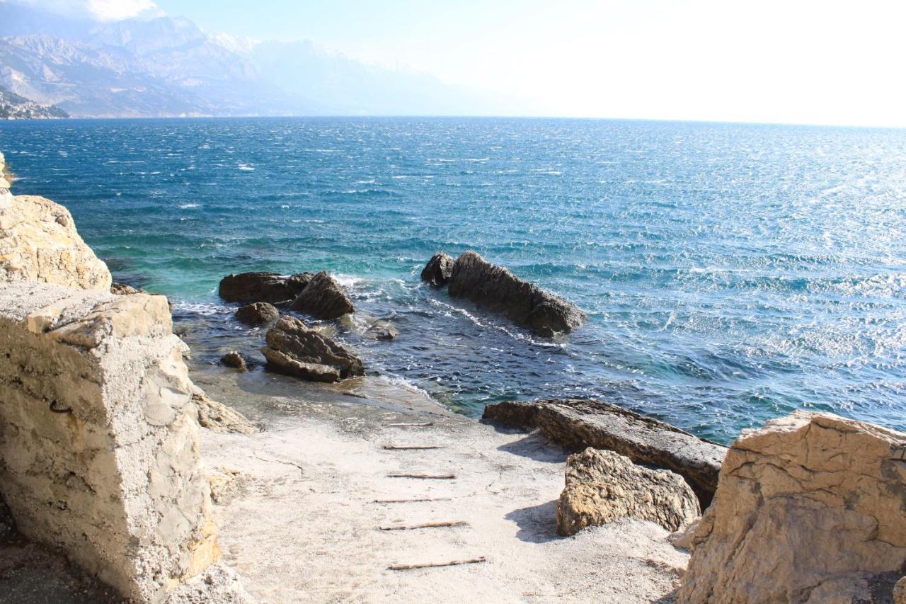 Apartments By The Sea Marusici, Omis - 8632 ミミツェ エクステリア 写真